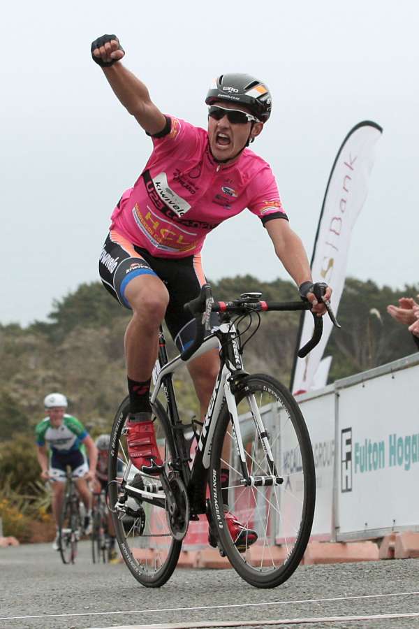 James Oram climbs in to yellow in Bluff